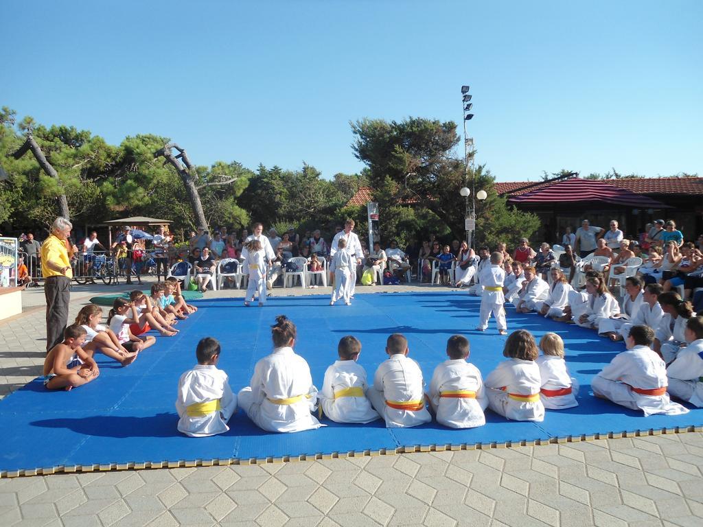 מרינה די ביבונה Le Esperidi Camping Ecoresort מראה חיצוני תמונה