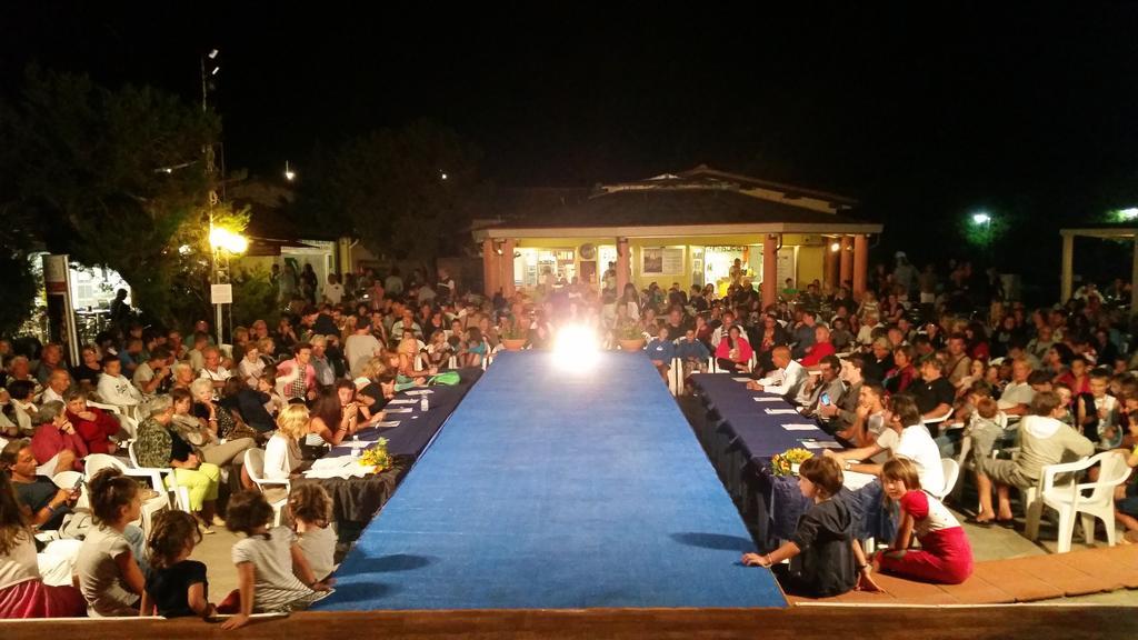 מרינה די ביבונה Le Esperidi Camping Ecoresort מראה חיצוני תמונה