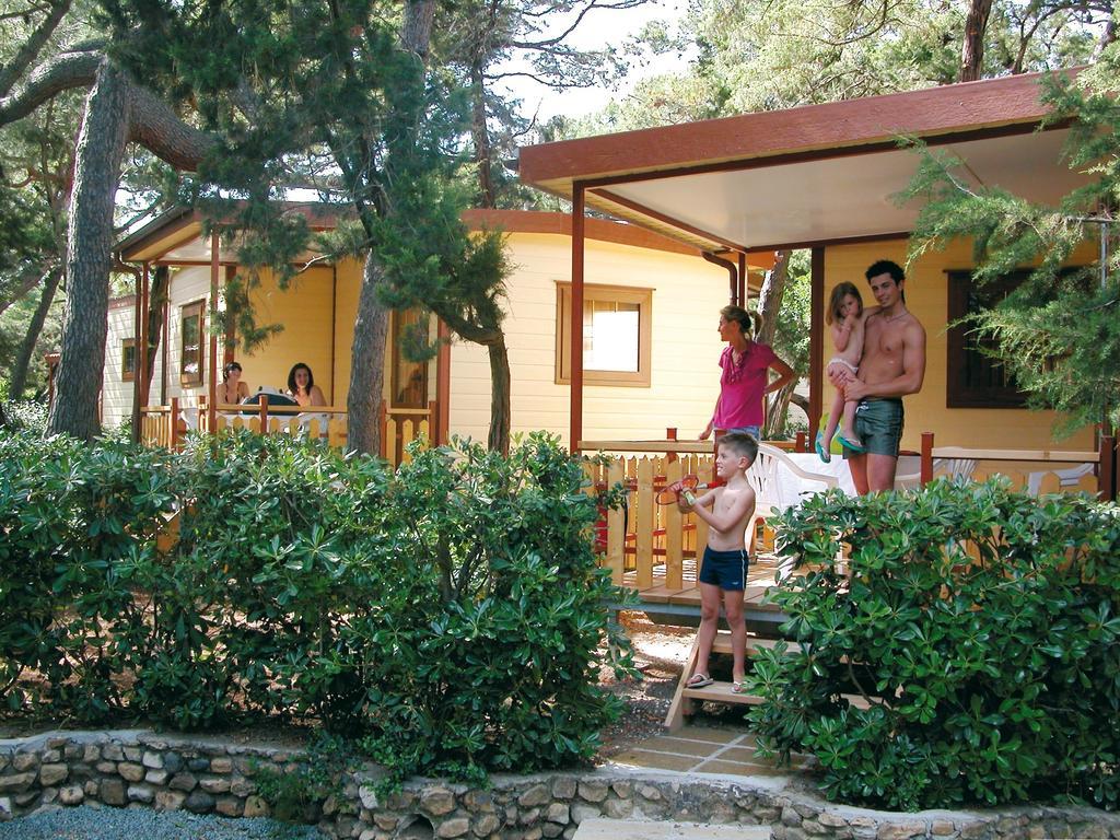 מרינה די ביבונה Le Esperidi Camping Ecoresort מראה חיצוני תמונה