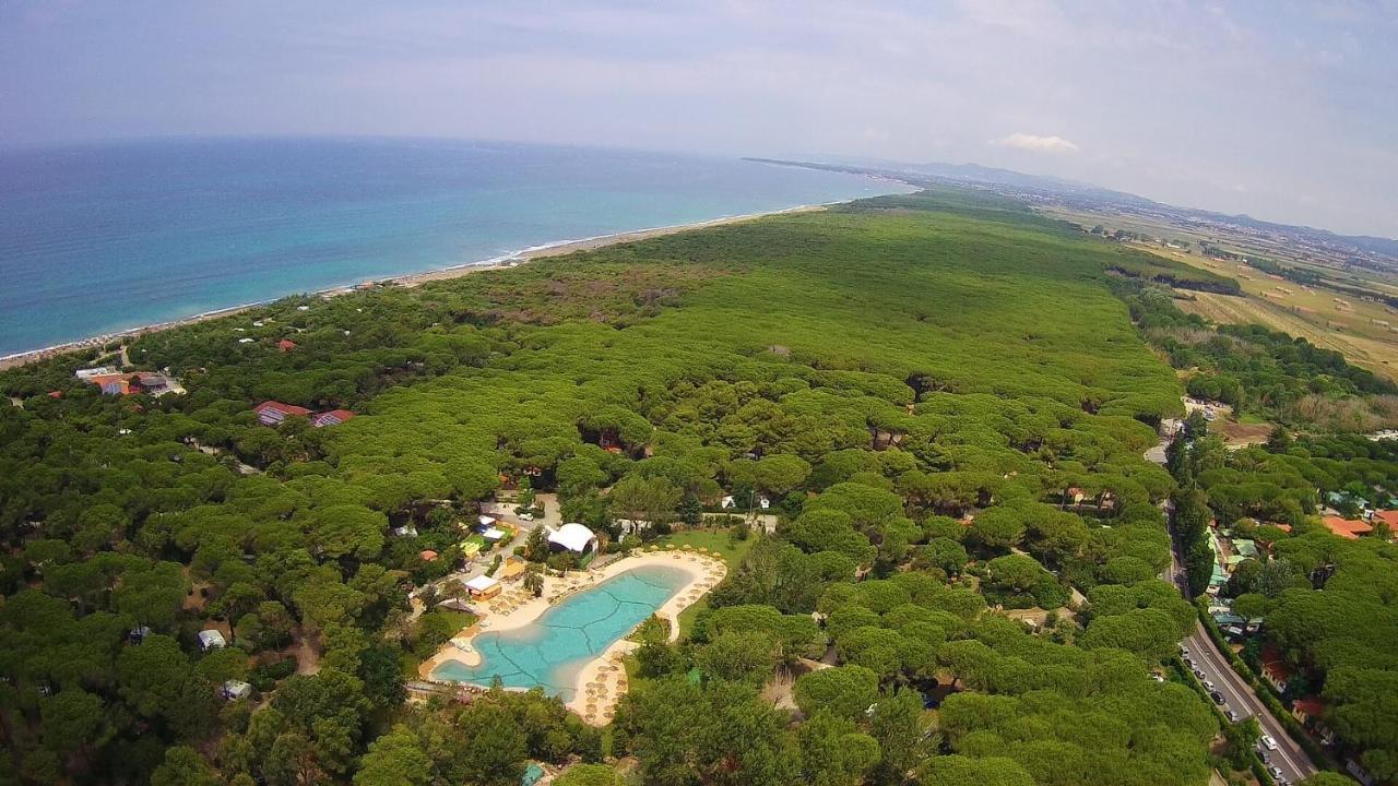 מרינה די ביבונה Le Esperidi Camping Ecoresort מראה חיצוני תמונה