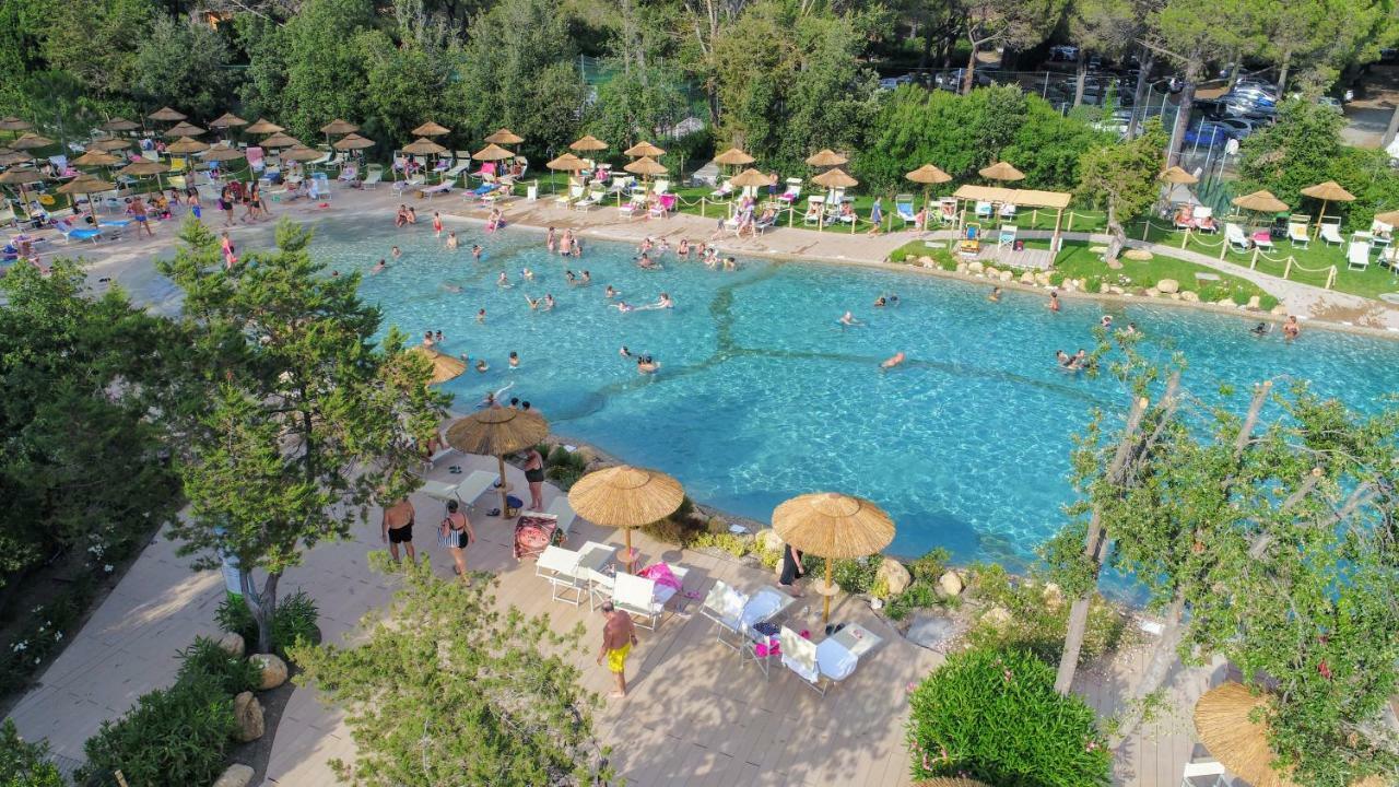מרינה די ביבונה Le Esperidi Camping Ecoresort מראה חיצוני תמונה