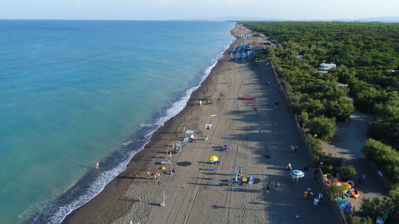 מרינה די ביבונה Le Esperidi Camping Ecoresort מראה חיצוני תמונה