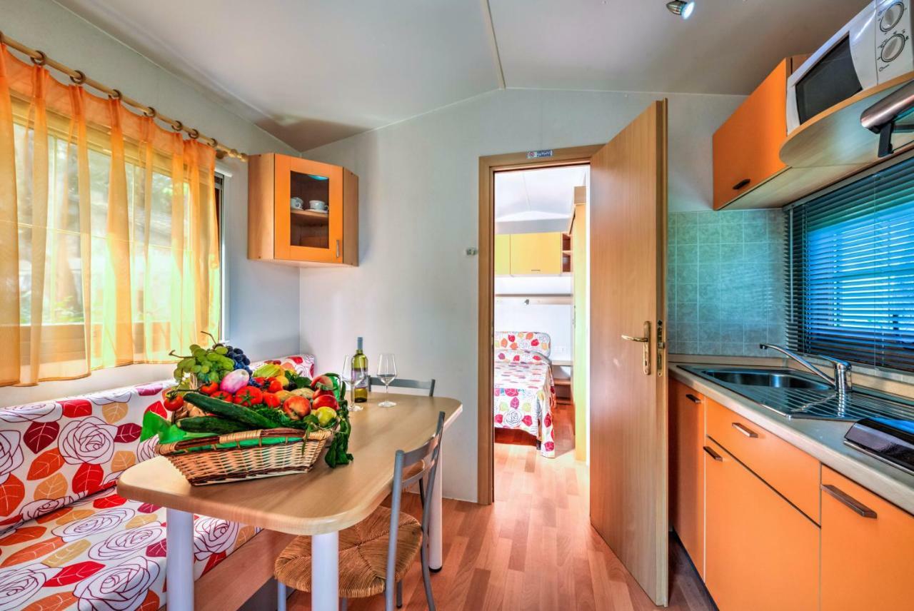 מרינה די ביבונה Le Esperidi Camping Ecoresort מראה חיצוני תמונה