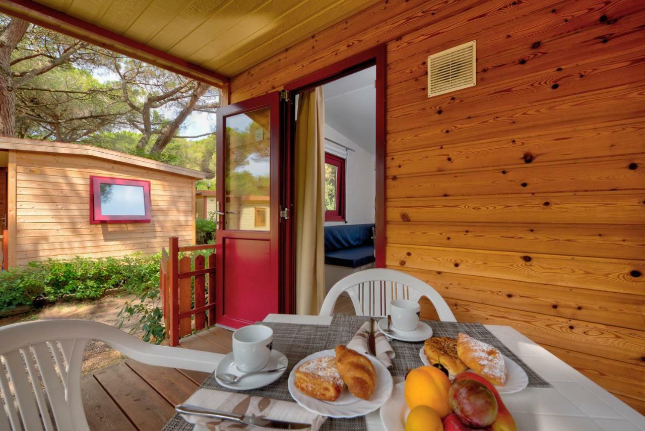 מרינה די ביבונה Le Esperidi Camping Ecoresort מראה חיצוני תמונה