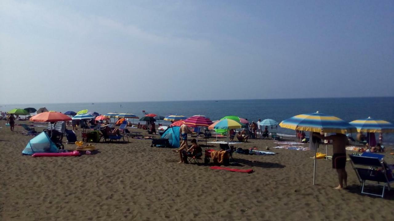 מרינה די ביבונה Le Esperidi Camping Ecoresort מראה חיצוני תמונה